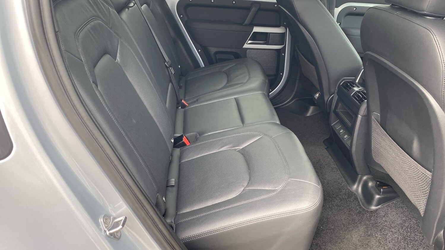 Used Land Rover Defender 2022 for sale - 76566185: Photo 45