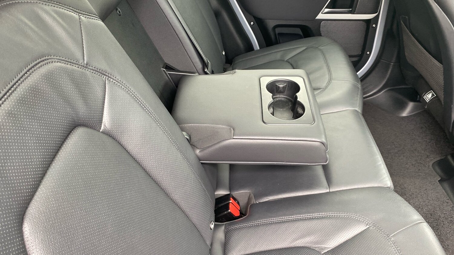 Used Land Rover Defender 2022 for sale - 76566185: Photo 48