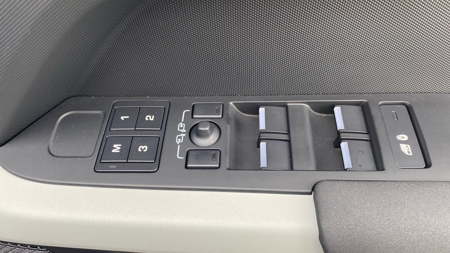 Used Land Rover Defender 2022 for sale - 76566185: Photo 50