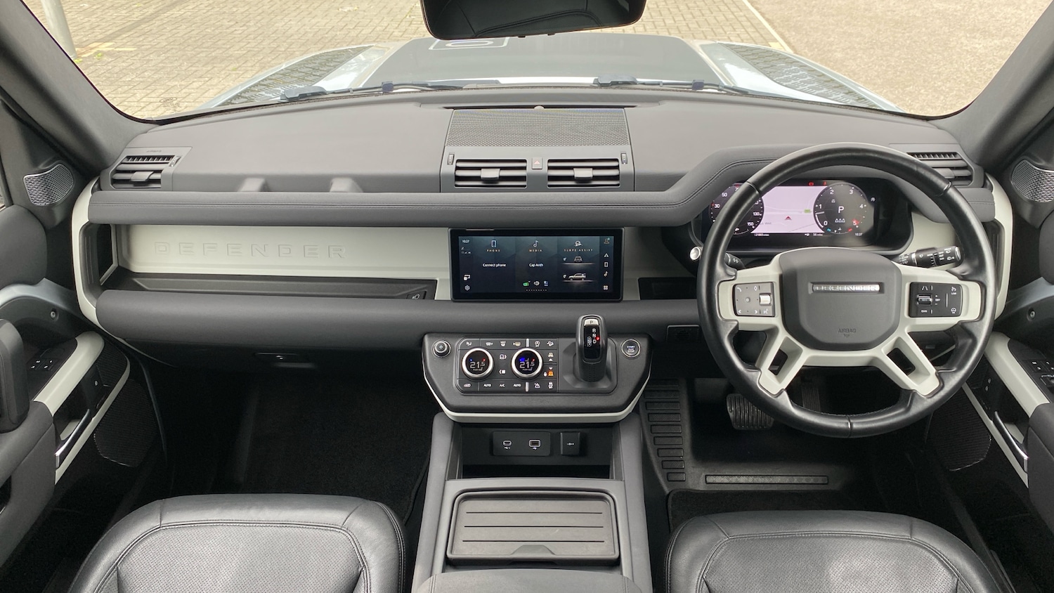 Used Land Rover Defender 2022 for sale - 76566185: Photo 9