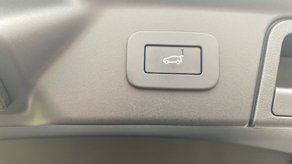 Used Land Rover Range Rover Velar 2025 for sale - 75829786: Photo 38