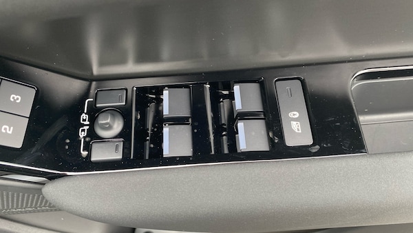 Used Land Rover Range Rover Velar 2025 for sale - 75829786: Photo 47
