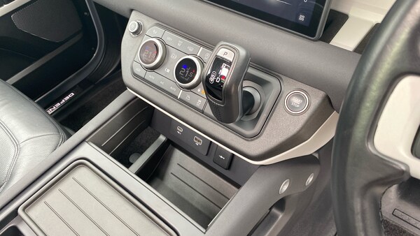 Used Land Rover Defender 2022 for sale - 76045899: Photo 13