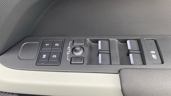Used Land Rover Defender 2022 for sale - 76045899: Photo 50