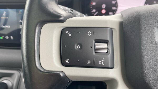 Used Land Rover Defender 2022 for sale - 76045899: Photo 57