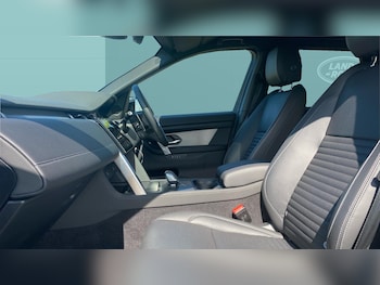 Used Land Rover Discovery Sport 2023 for sale - 78541463: Photo