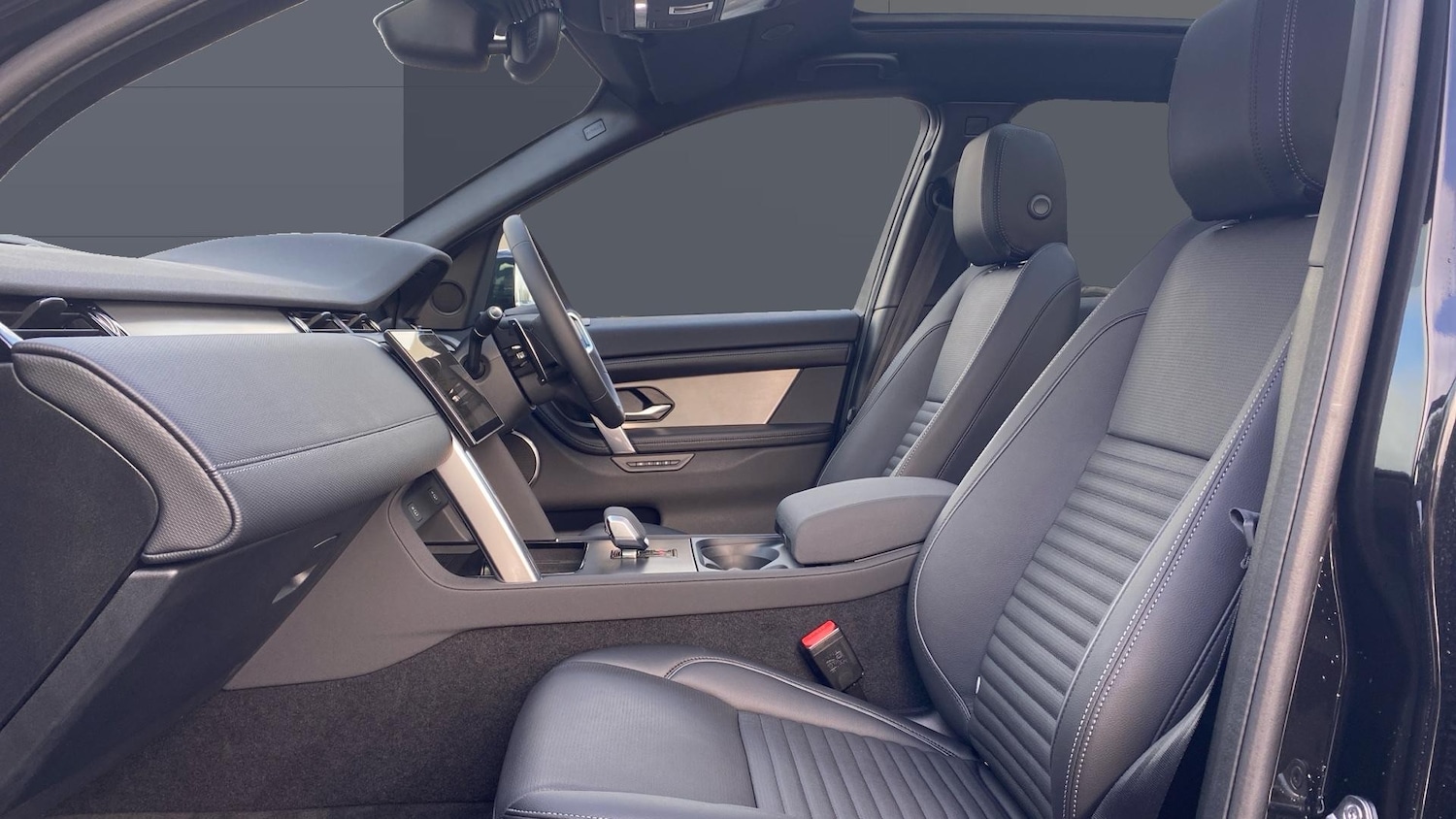 Used Land Rover Discovery Sport 2025 for sale - 77195637: Photo 3