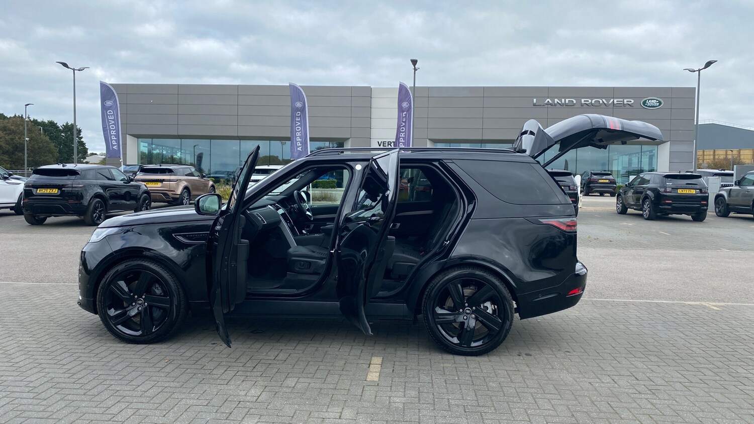 Used Land Rover Discovery 2025 for sale - 76555638: Photo 33