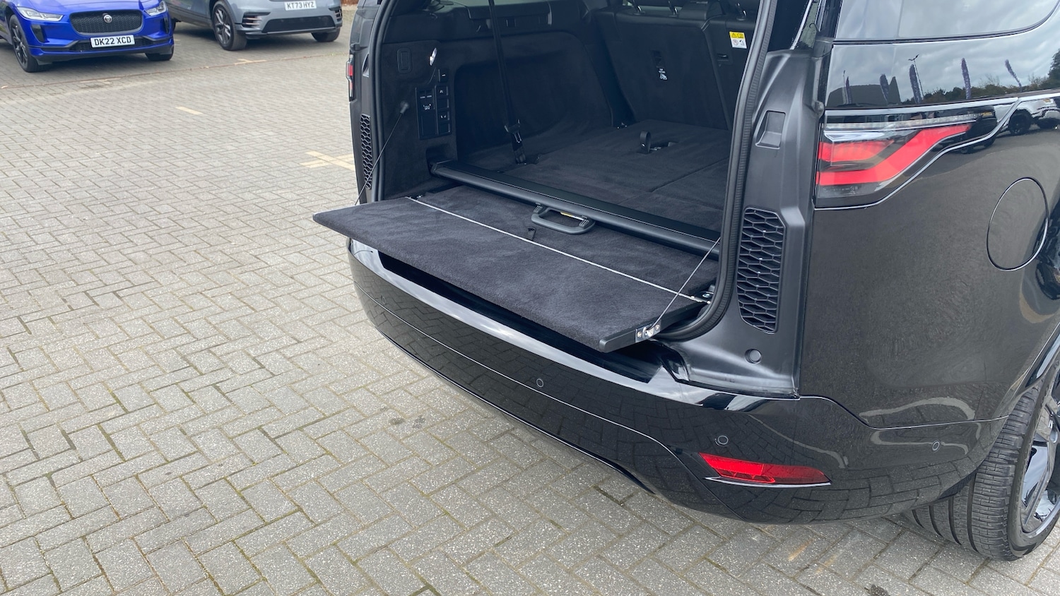 Used Land Rover Discovery 2025 for sale - 76555638: Photo 35