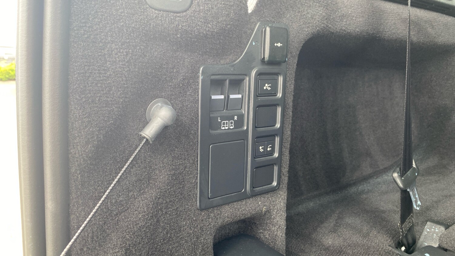 Used Land Rover Discovery 2025 for sale - 76555638: Photo 37