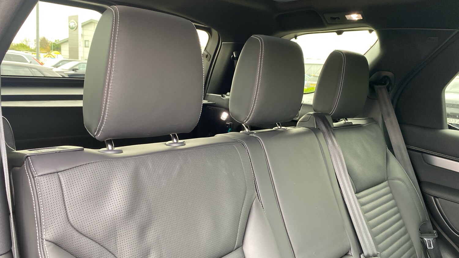 Used Land Rover Discovery 2025 for sale - 76555638: Photo 40