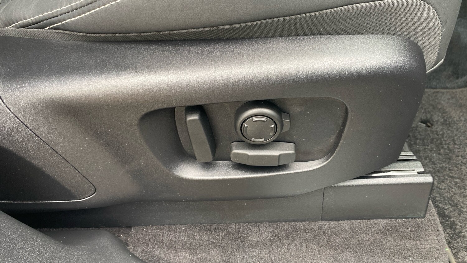 Used Land Rover Discovery 2025 for sale - 76555638: Photo 50