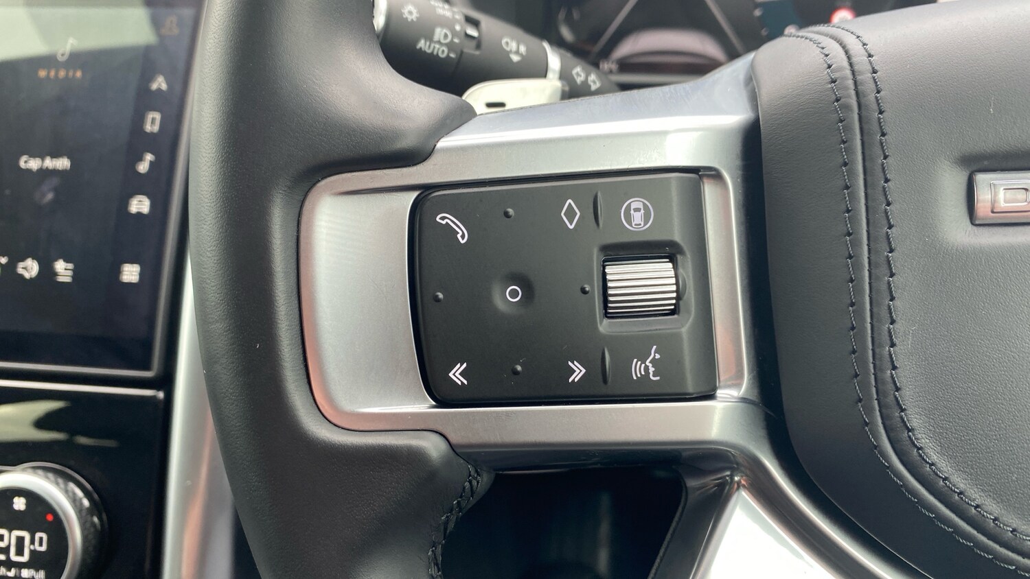 Used Land Rover Discovery 2025 for sale - 76555638: Photo 52