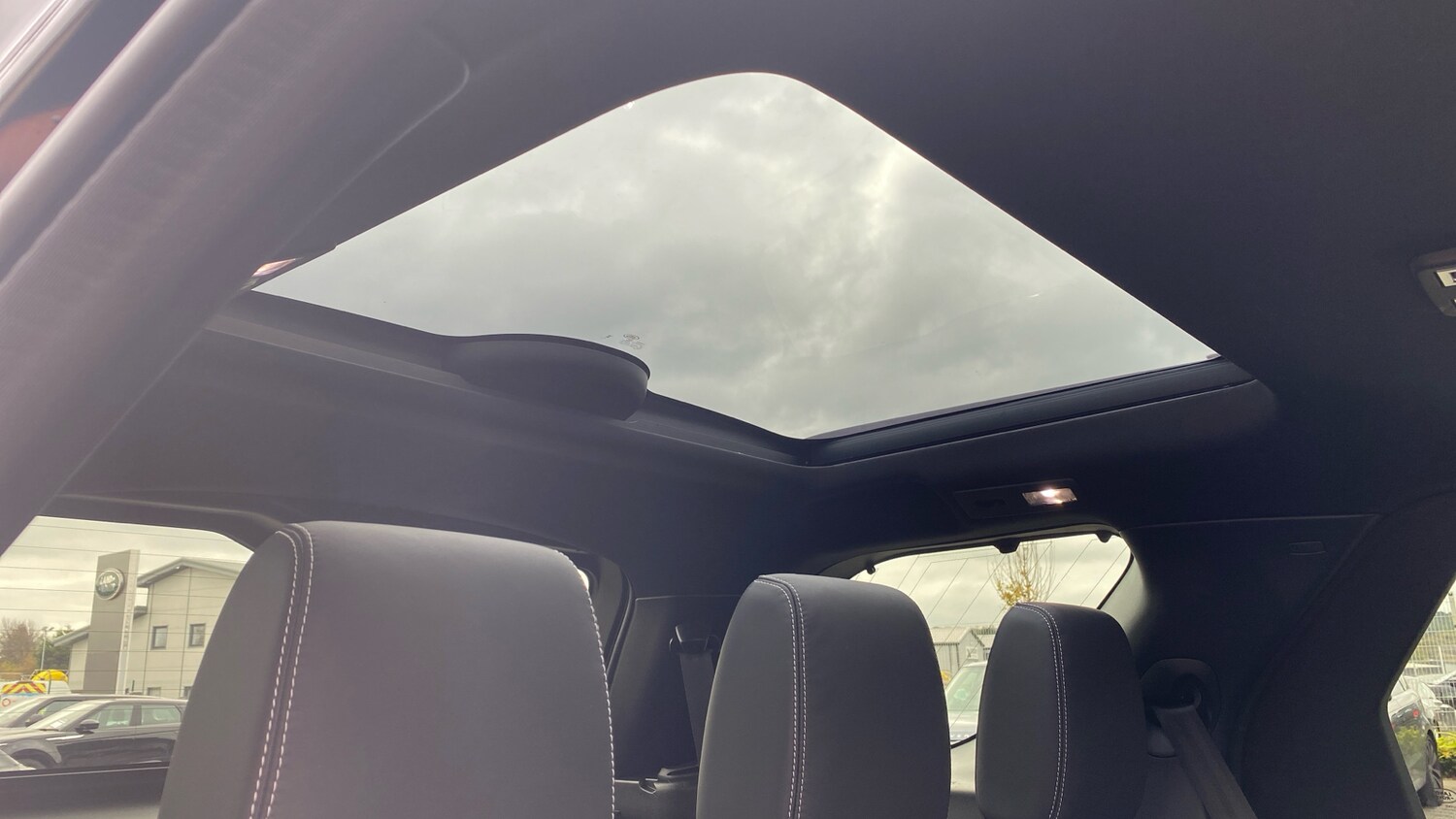 Used Land Rover Discovery 2025 for sale - 76555638: Photo 60