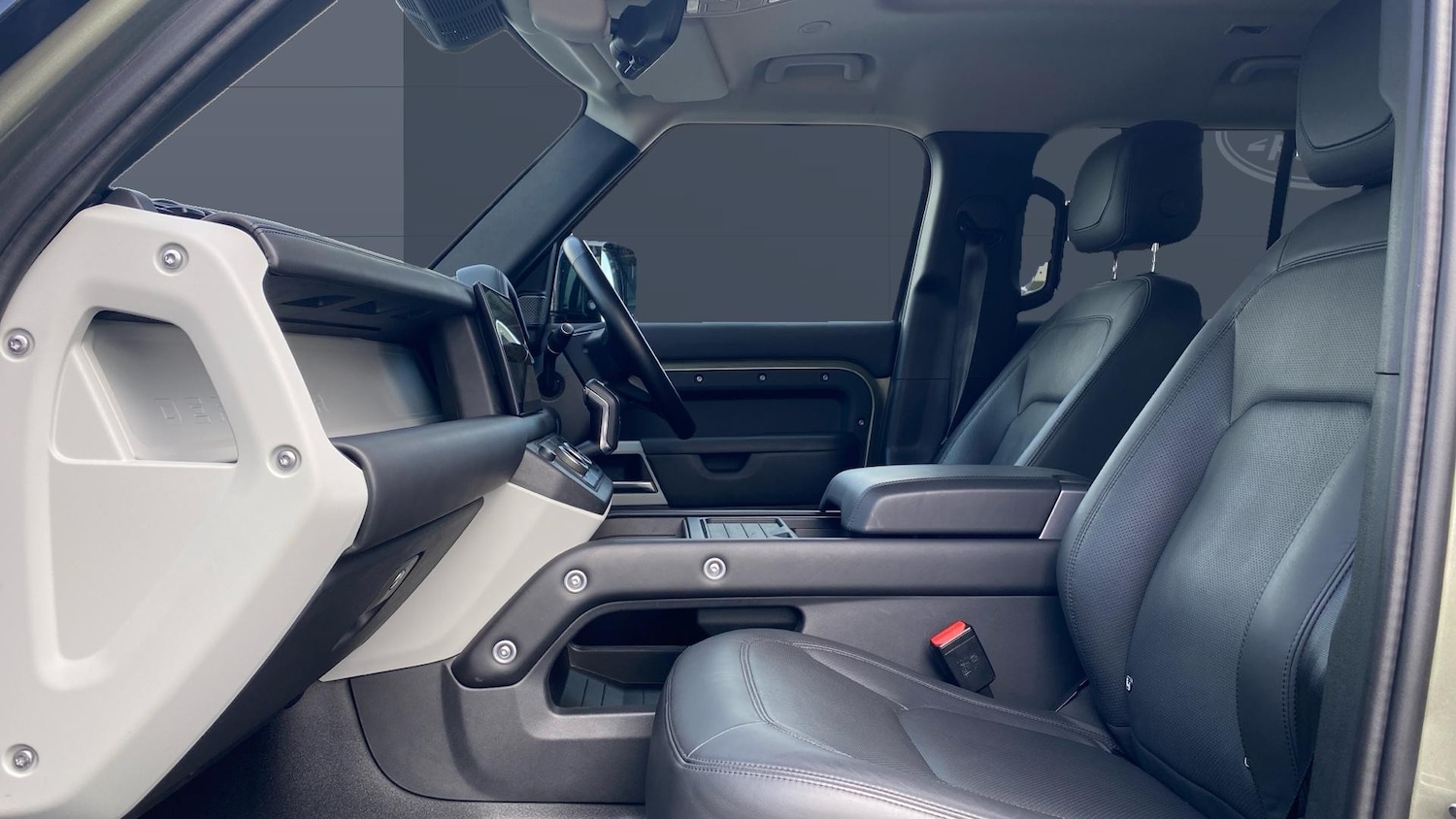 Used Land Rover Defender 2022 for sale - 76412403: Photo 3