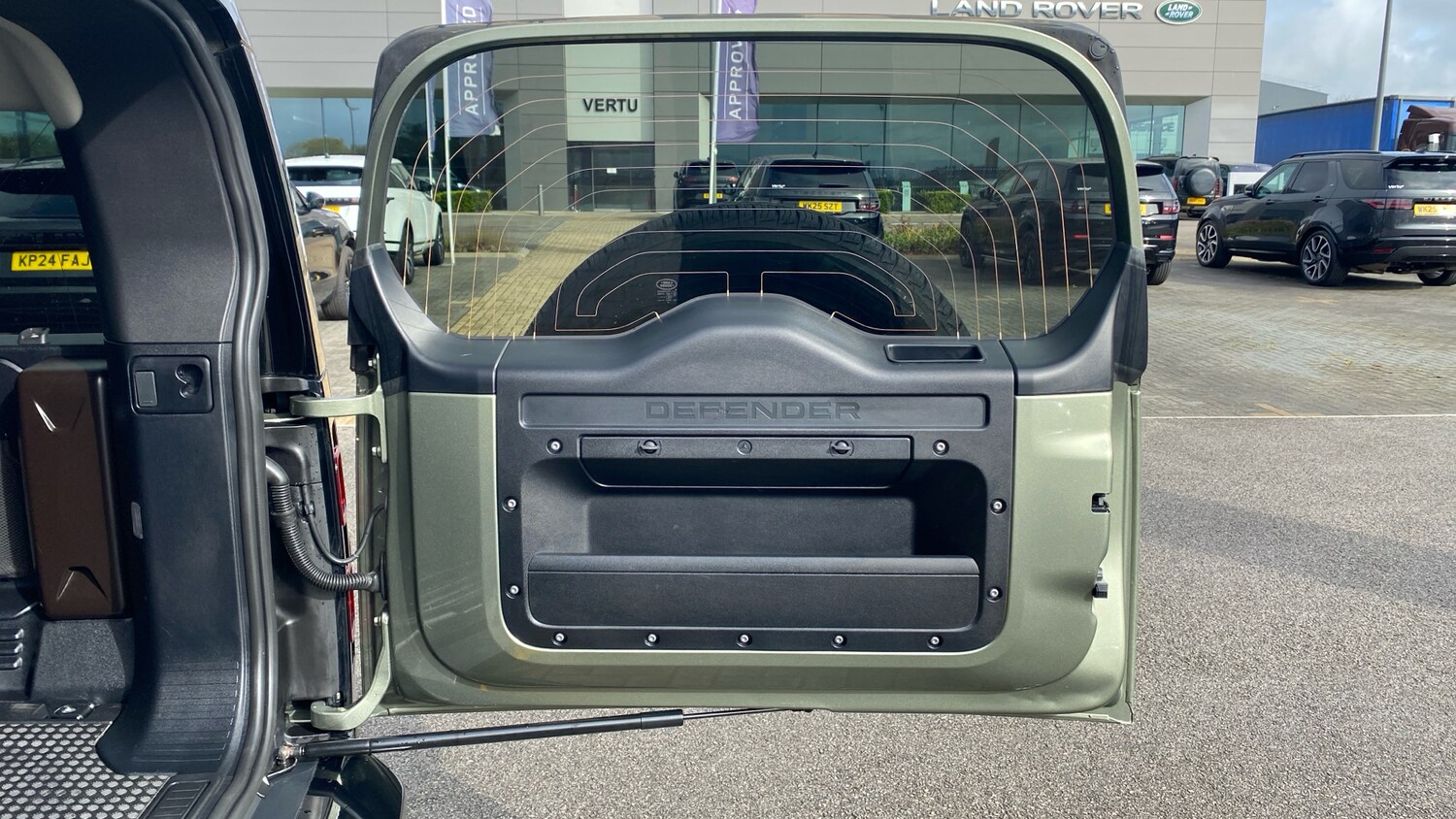 Used Land Rover Defender 2022 for sale - 76412403: Photo 39