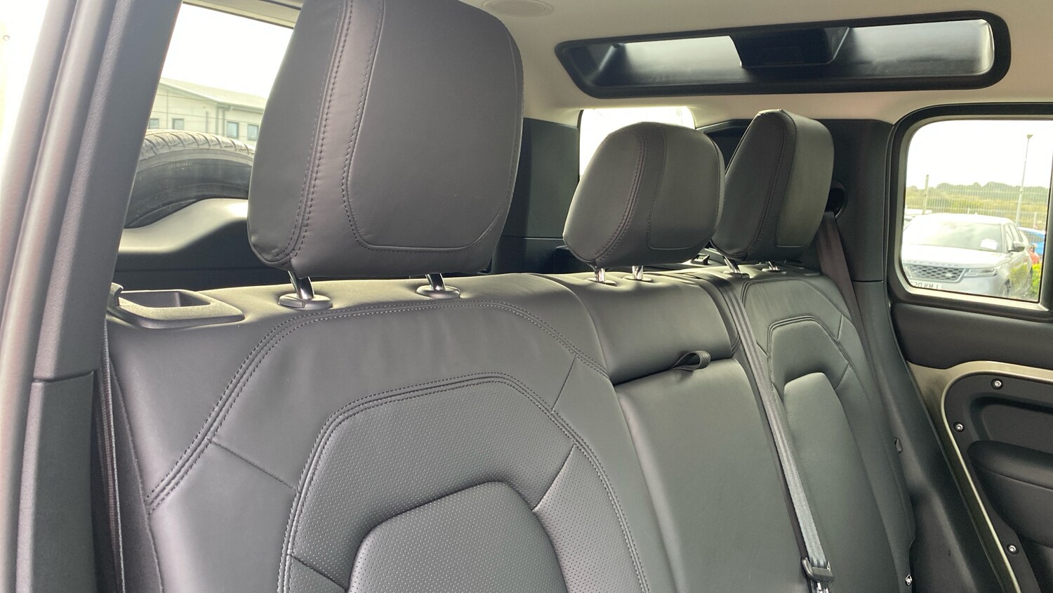 Used Land Rover Defender 2022 for sale - 76412403: Photo 44