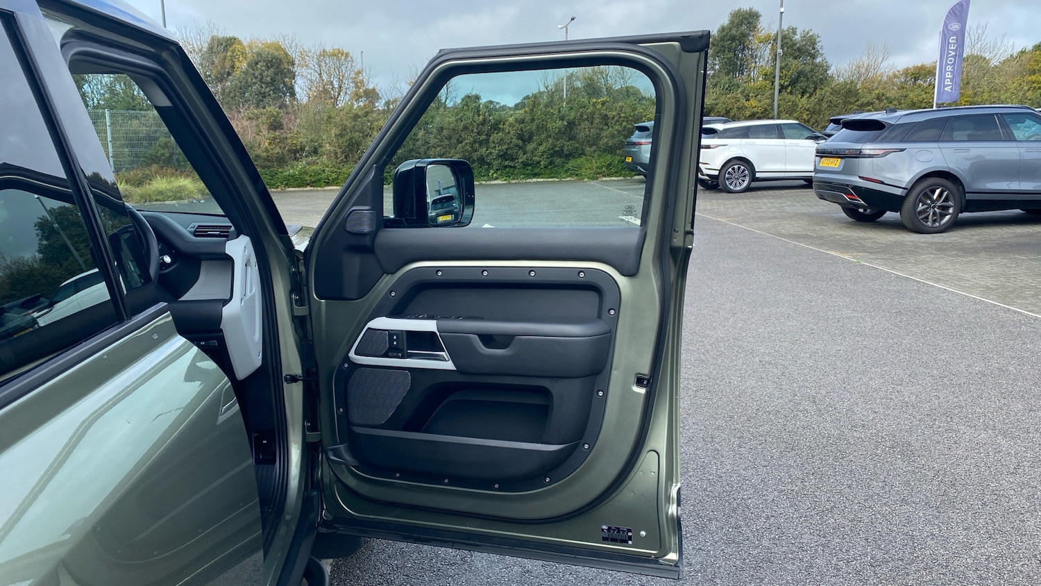 Used Land Rover Defender 2022 for sale - 76412403: Photo 47