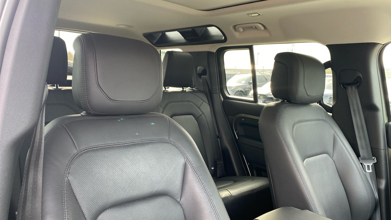 Used Land Rover Defender 2022 for sale - 76412403: Photo 53