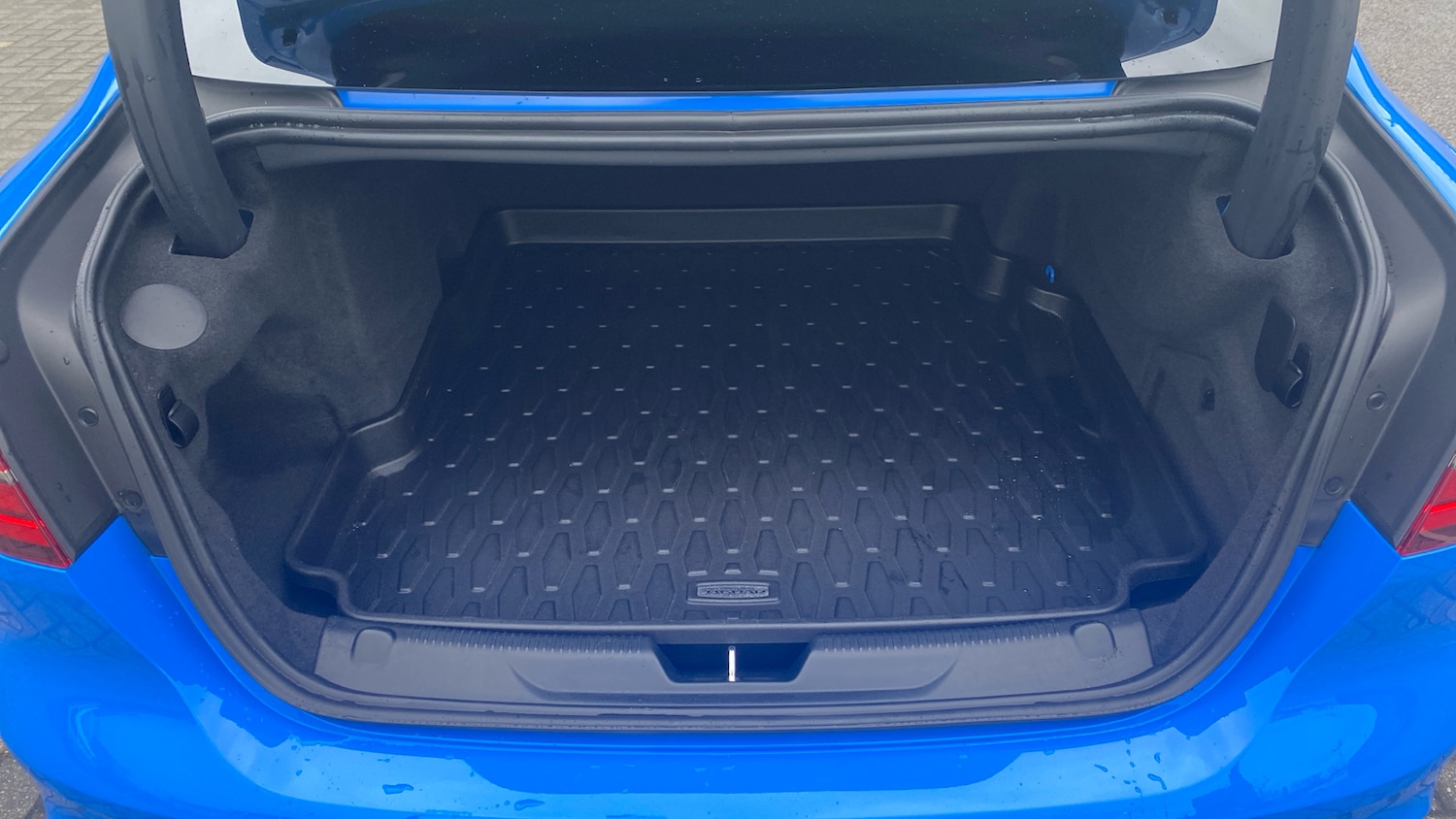 Used Jaguar XE 2020 for sale - 77431608: Photo 35