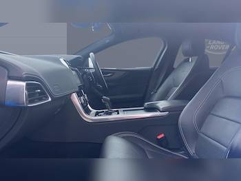 Used Jaguar XE 2020 for sale - 77431608: Photo