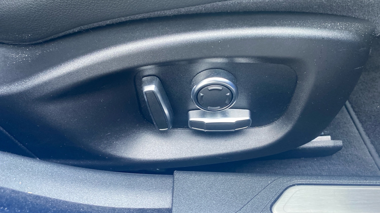 Used Jaguar XE 2020 for sale - 77431608: Photo 40