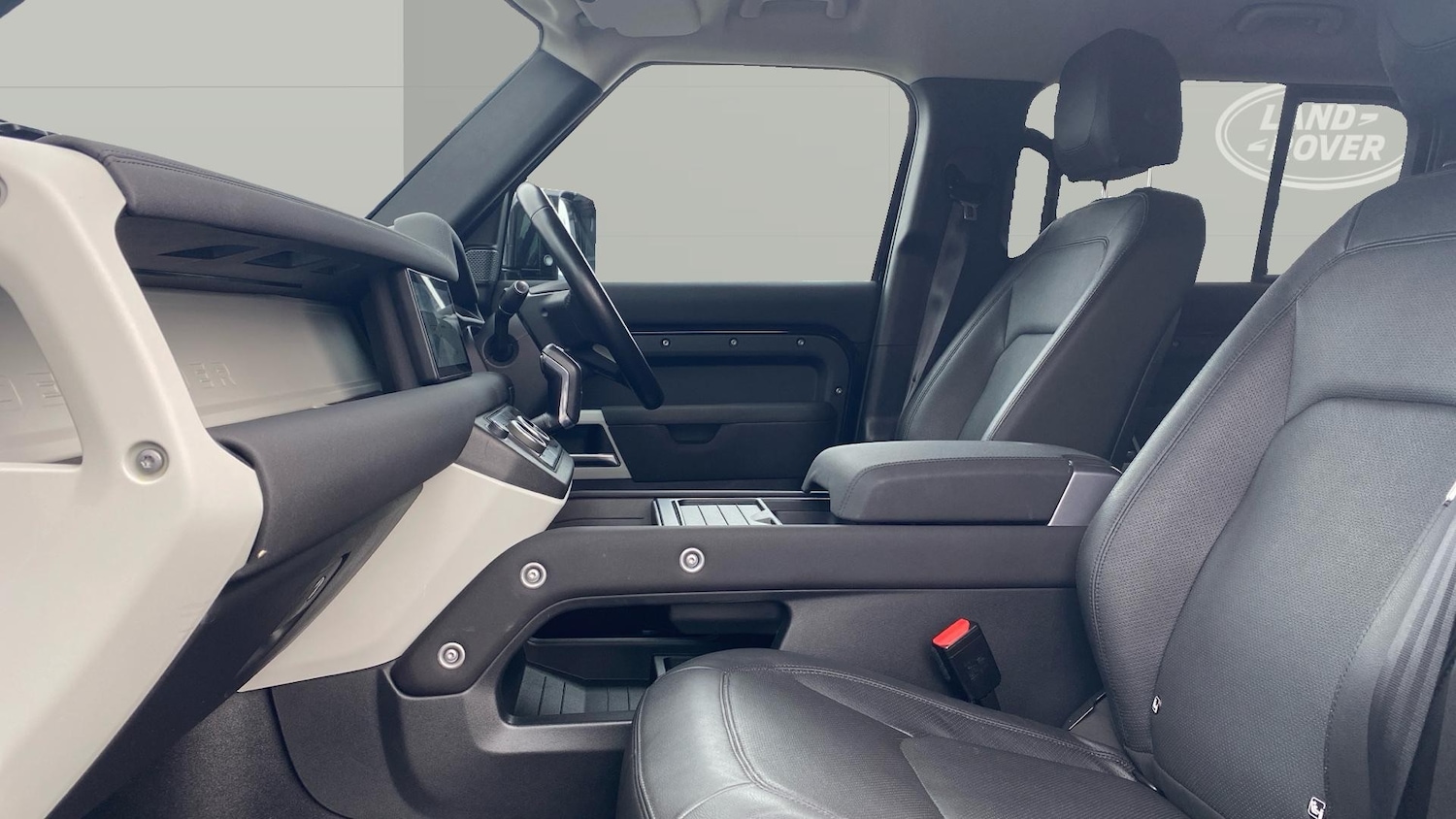 Used Land Rover Defender 2022 for sale - 77271235: Photo 3