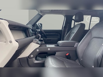 Used Land Rover Defender 2022 for sale - 77271235: Photo