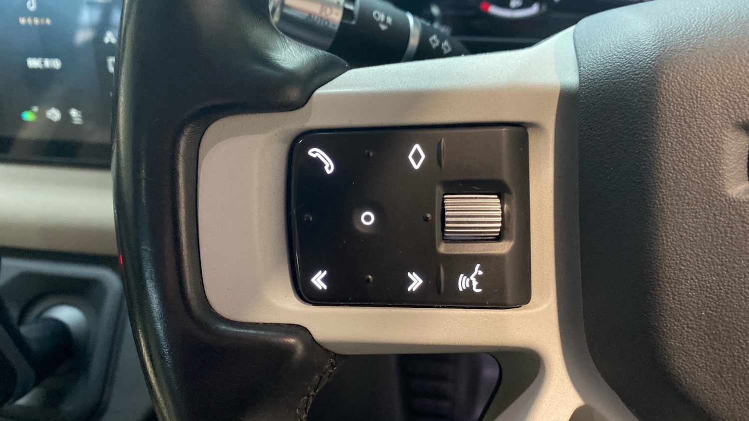 Used Land Rover Defender 2021 for sale - 77774988: Photo 40