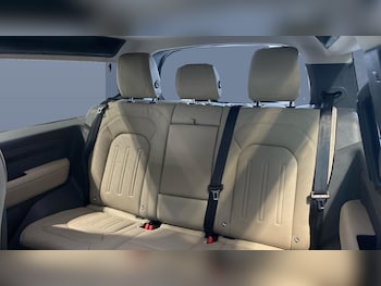 Used Land Rover Defender 2021 for sale - 77774988: Photo