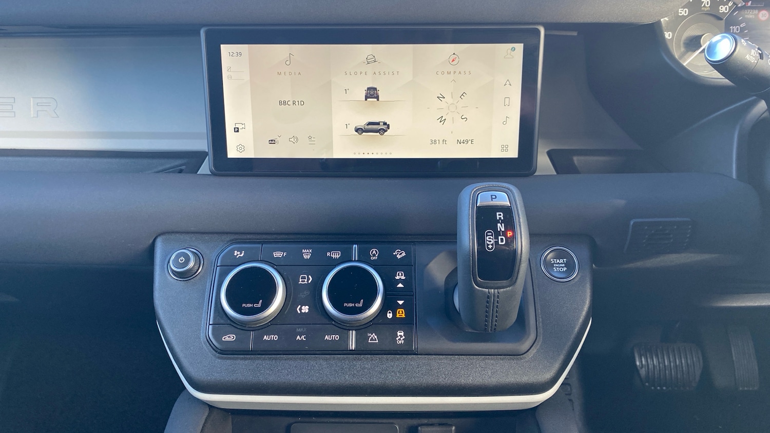 Used Land Rover Defender 2023 for sale - 77003254: Photo 14