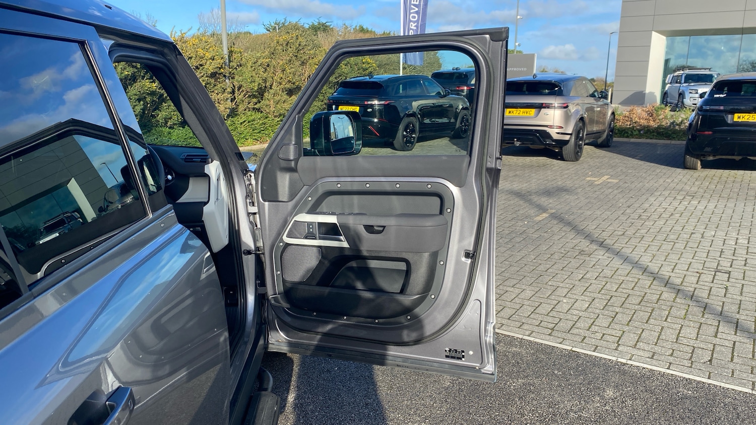 Used Land Rover Defender 2023 for sale - 77003254: Photo 46