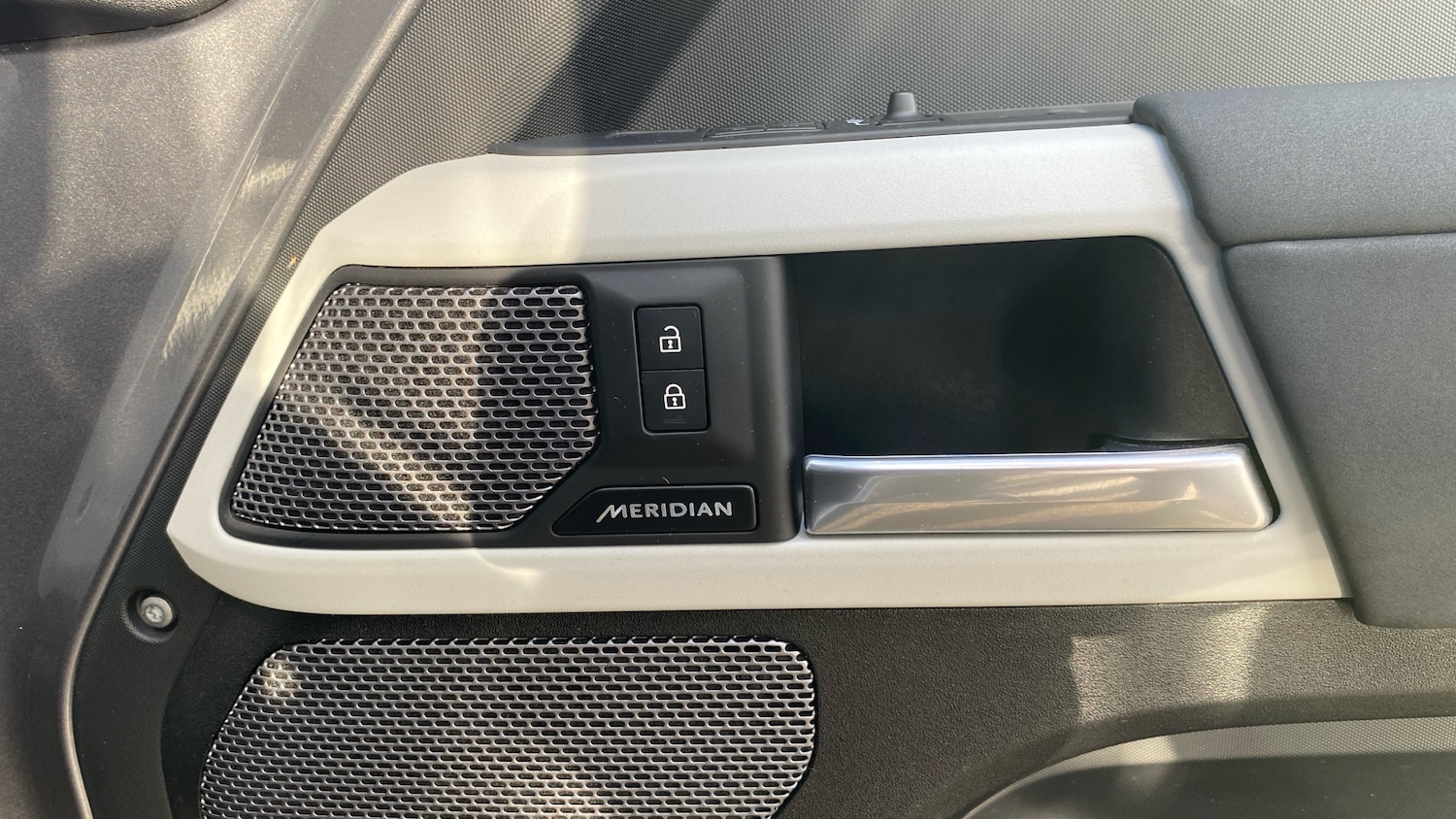 Used Land Rover Defender 2023 for sale - 77003254: Photo 48