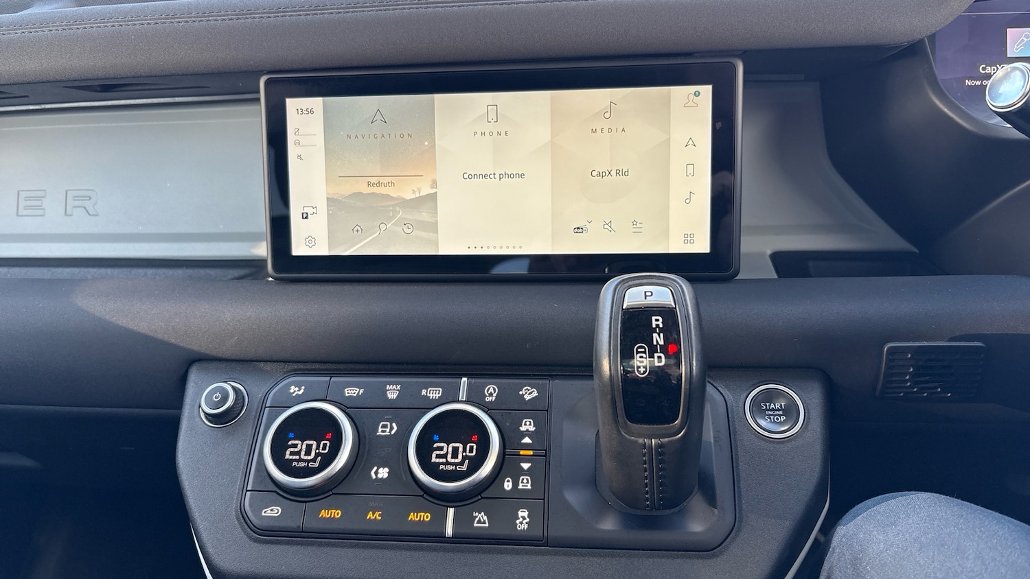 Used Land Rover Defender 2021 for sale - 76737933: Photo 14