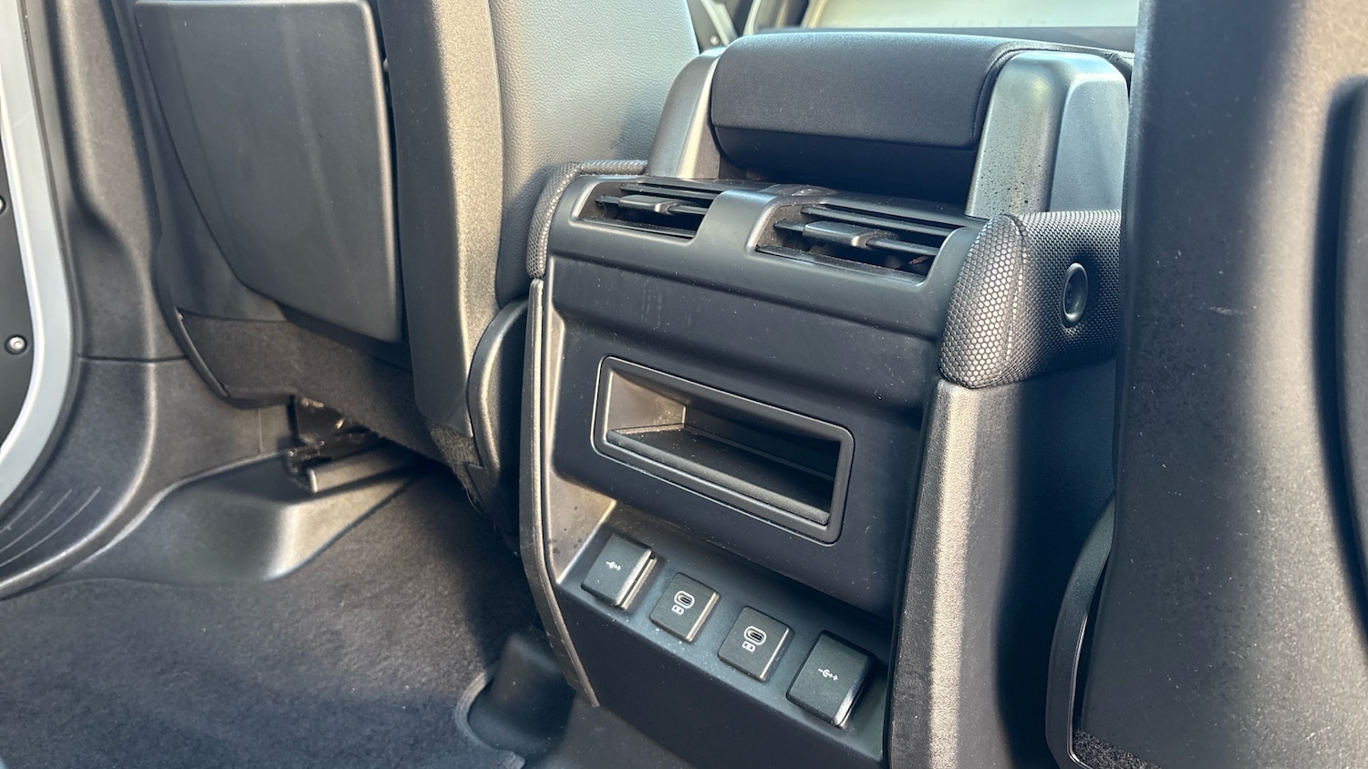 Used Land Rover Defender 2021 for sale - 76737933: Photo 18