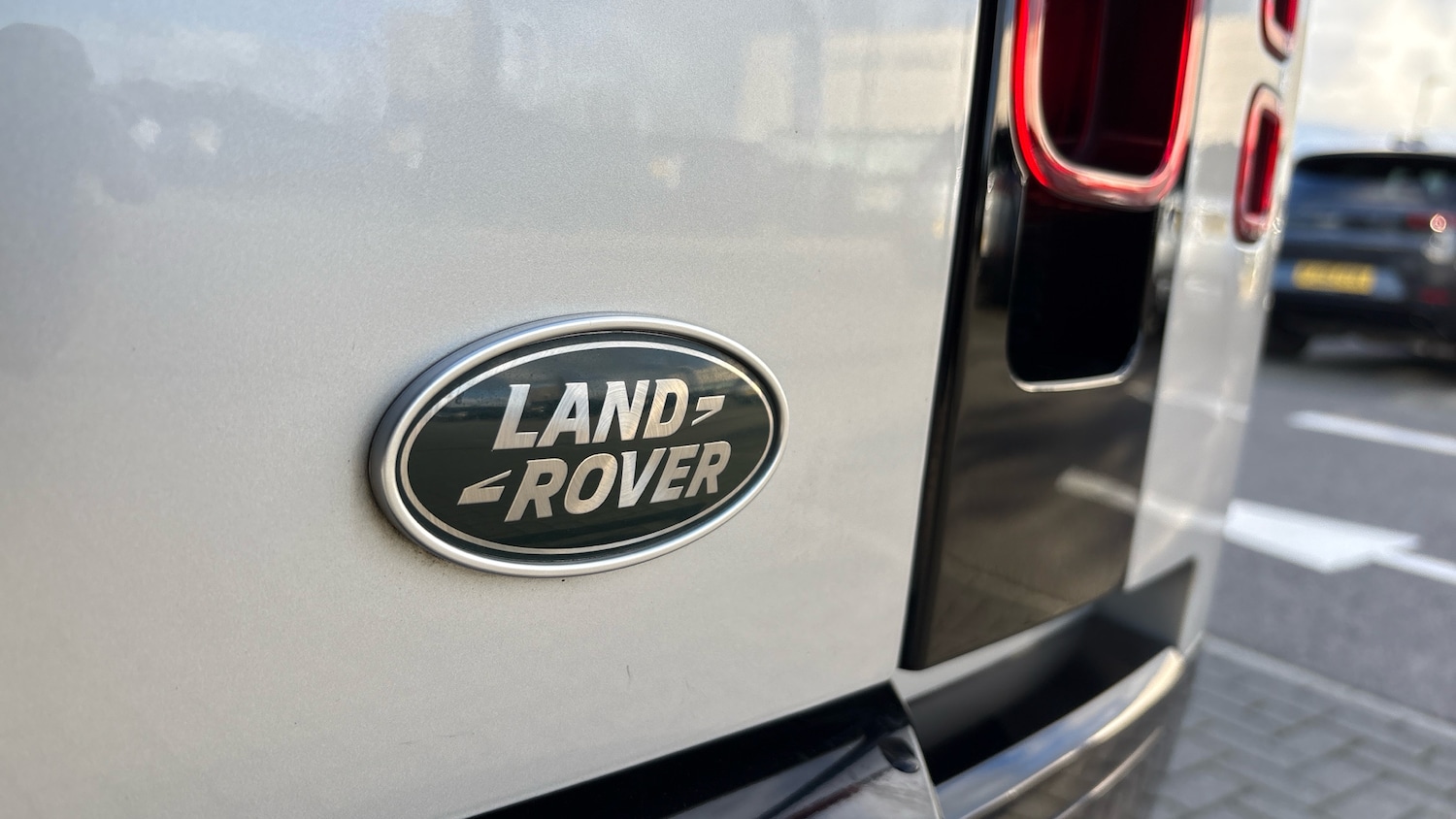 Used Land Rover Defender 2021 for sale - 76737933: Photo 33