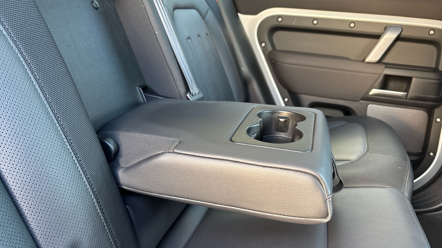 Used Land Rover Defender 2021 for sale - 76737933: Photo 39