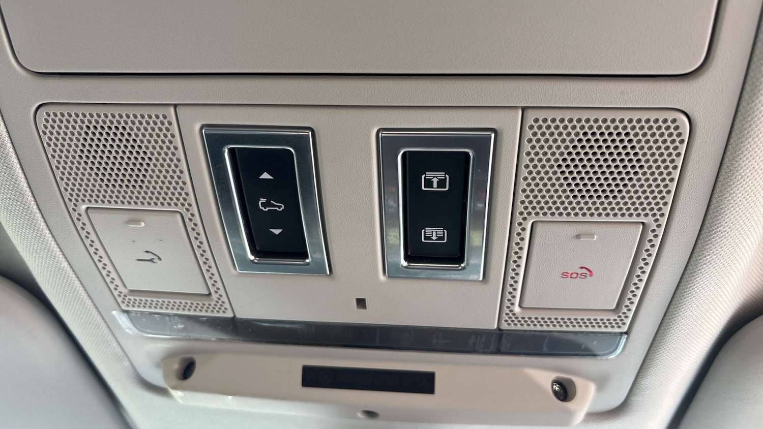 Used Land Rover Defender 2021 for sale - 76737933: Photo 50