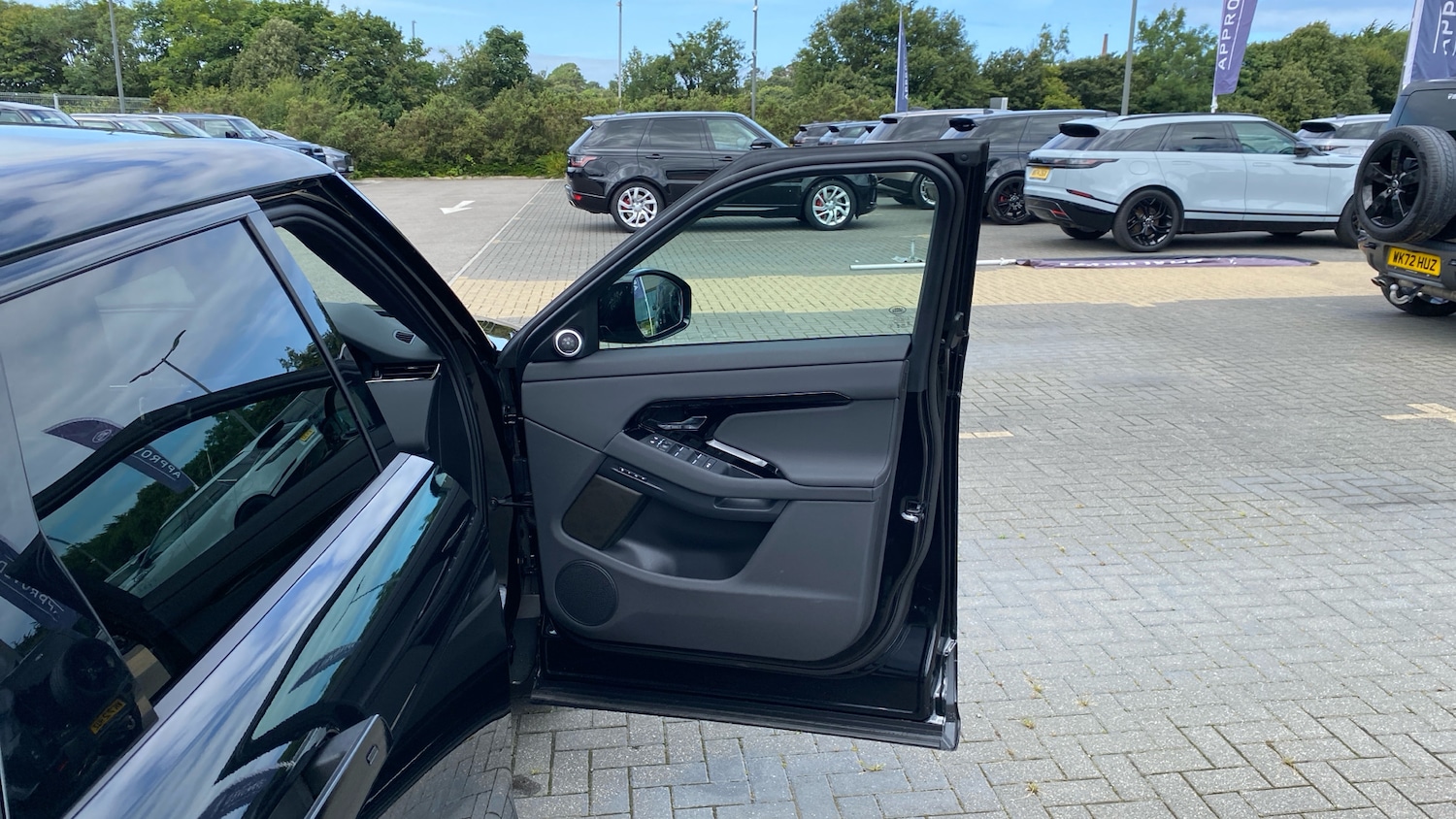 Used Land Rover Range Rover Evoque 2025 for sale - 76763082: Photo 35