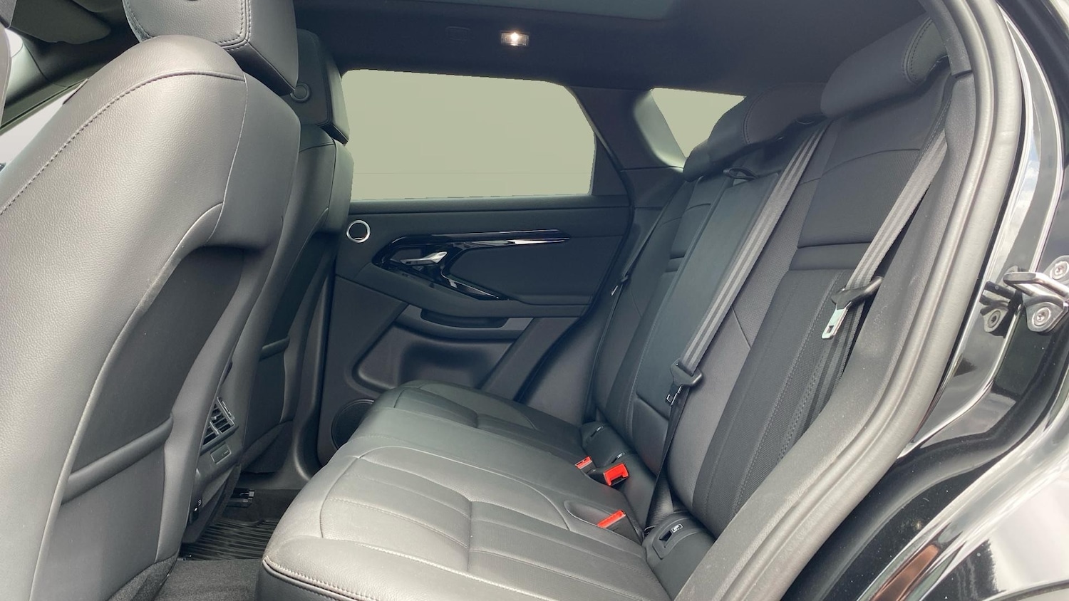 Used Land Rover Range Rover Evoque 2025 for sale - 76763082: Photo 4