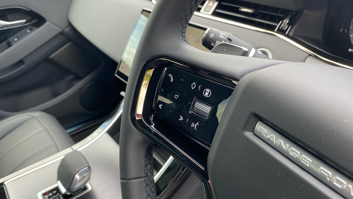 Used Land Rover Range Rover Evoque 2025 for sale - 76763082: Photo 42