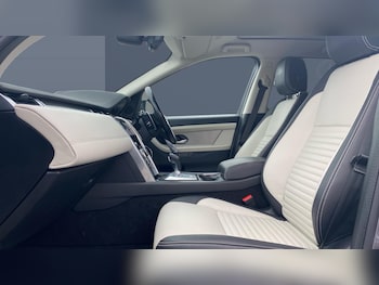 Used Land Rover Discovery Sport 2021 for sale - 77639132: Photo