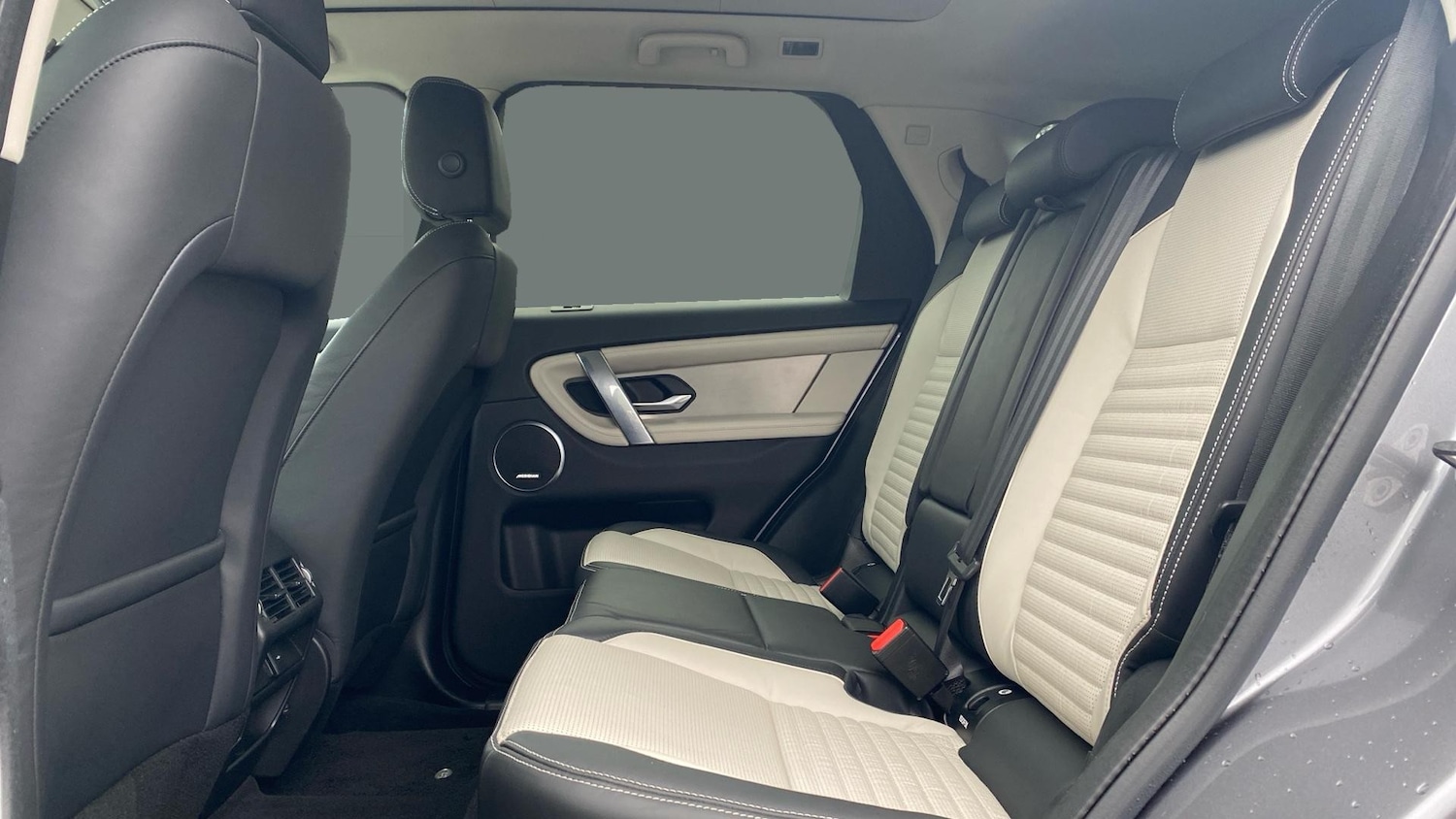 Used Land Rover Discovery Sport 2021 for sale - 77639132: Photo 4
