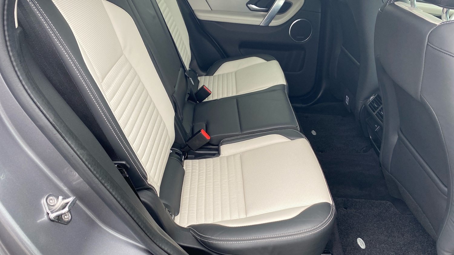 Used Land Rover Discovery Sport 2021 for sale - 77639132: Photo 40