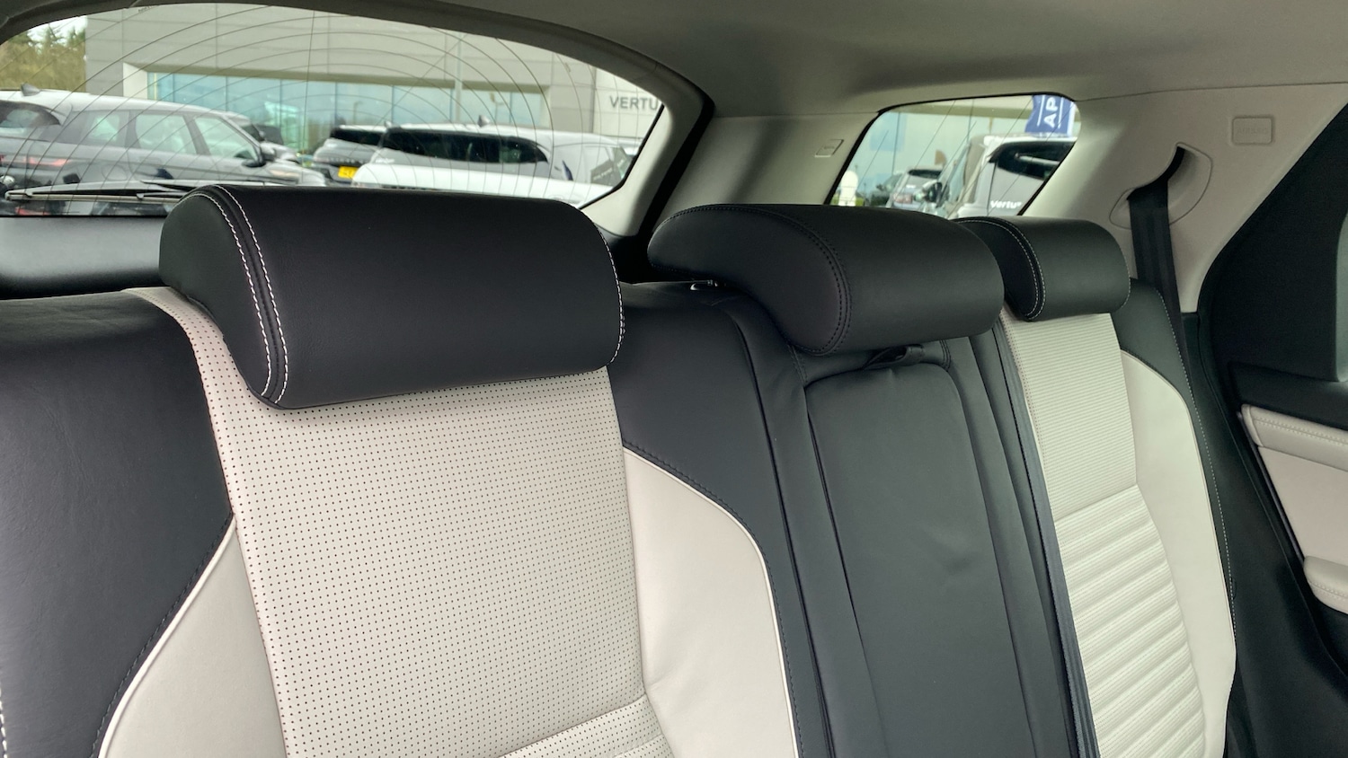 Used Land Rover Discovery Sport 2021 for sale - 77639132: Photo 41