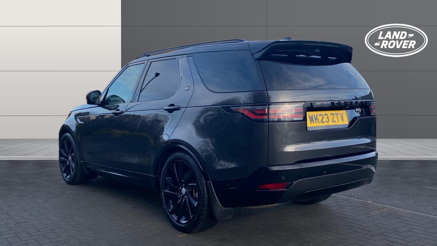 Used Land Rover Discovery 2023 for sale - 76835362: Photo 2