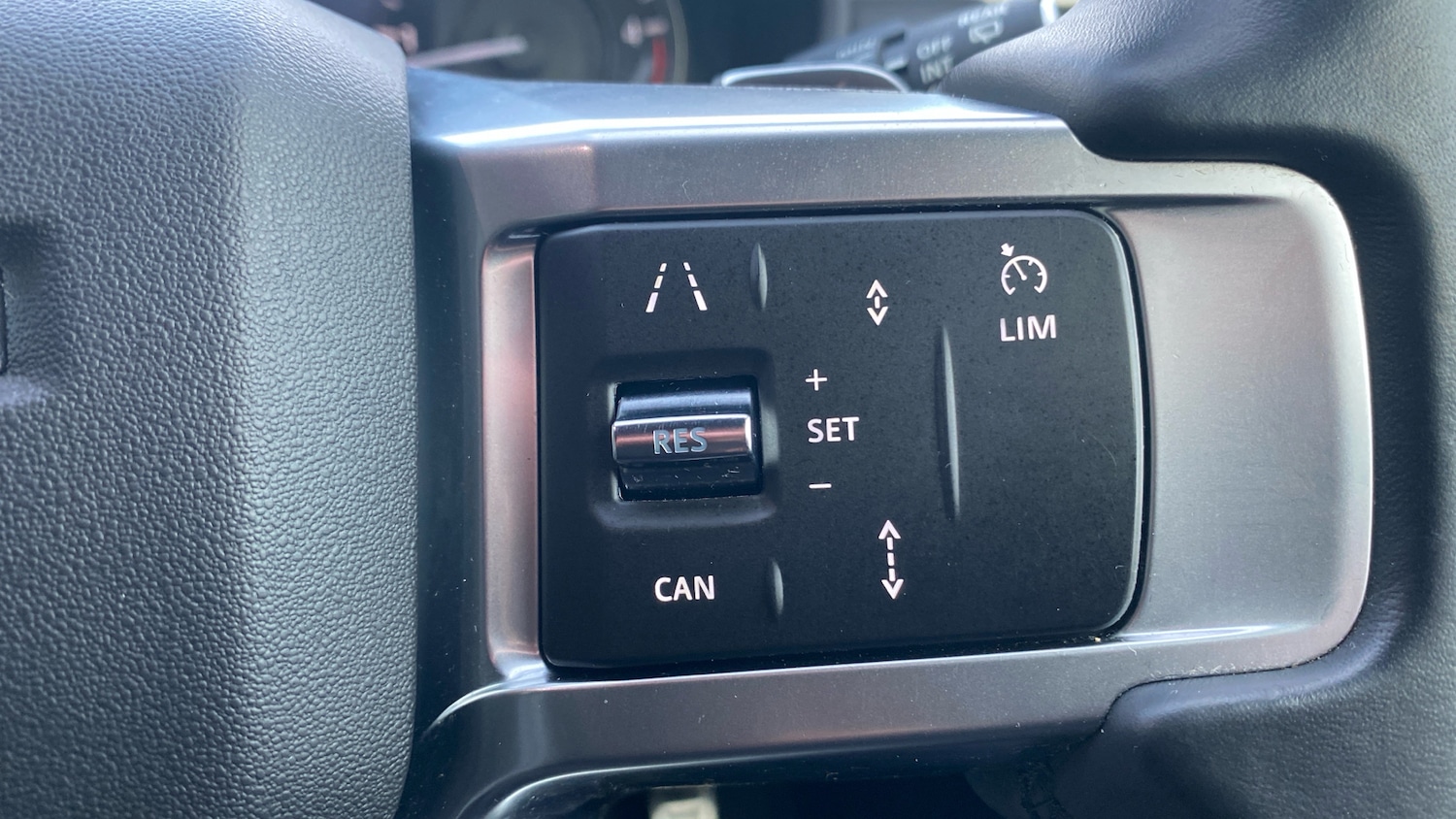 Used Land Rover Discovery 2023 for sale - 76835362: Photo 46