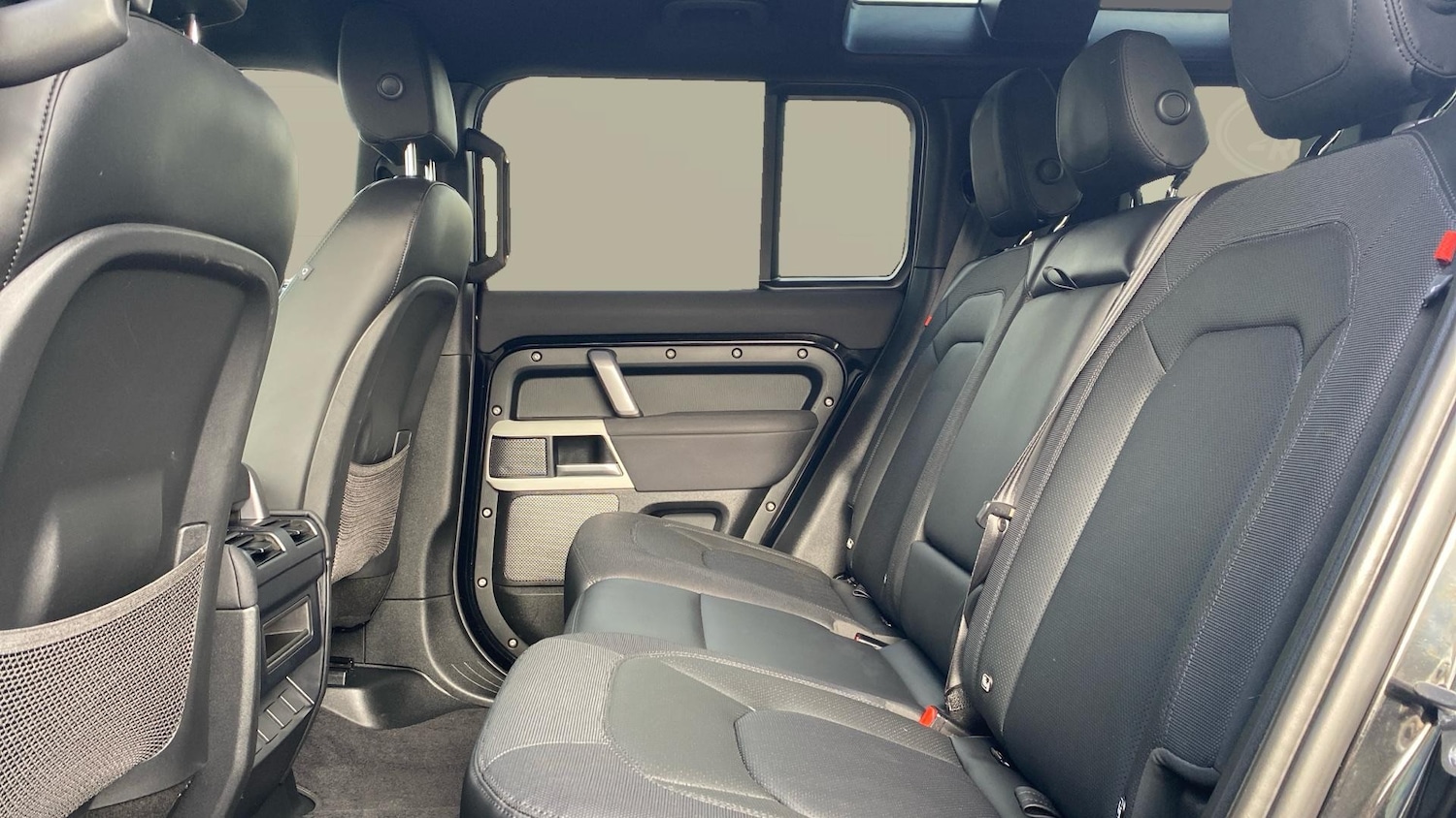 Used Land Rover Defender 2022 for sale - 76363263: Photo 4