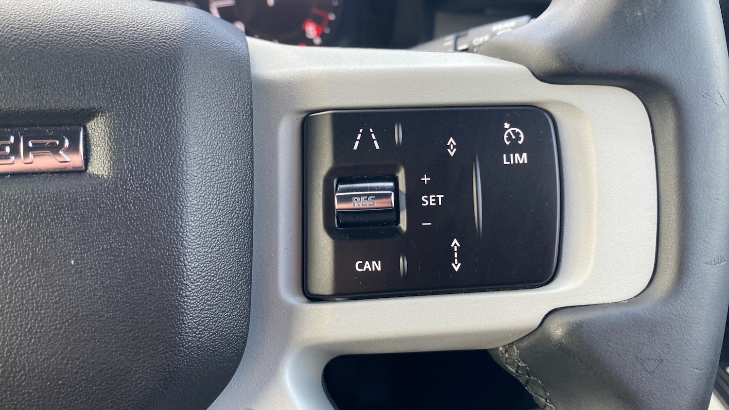 Used Land Rover Defender 2022 for sale - 76363263: Photo 56