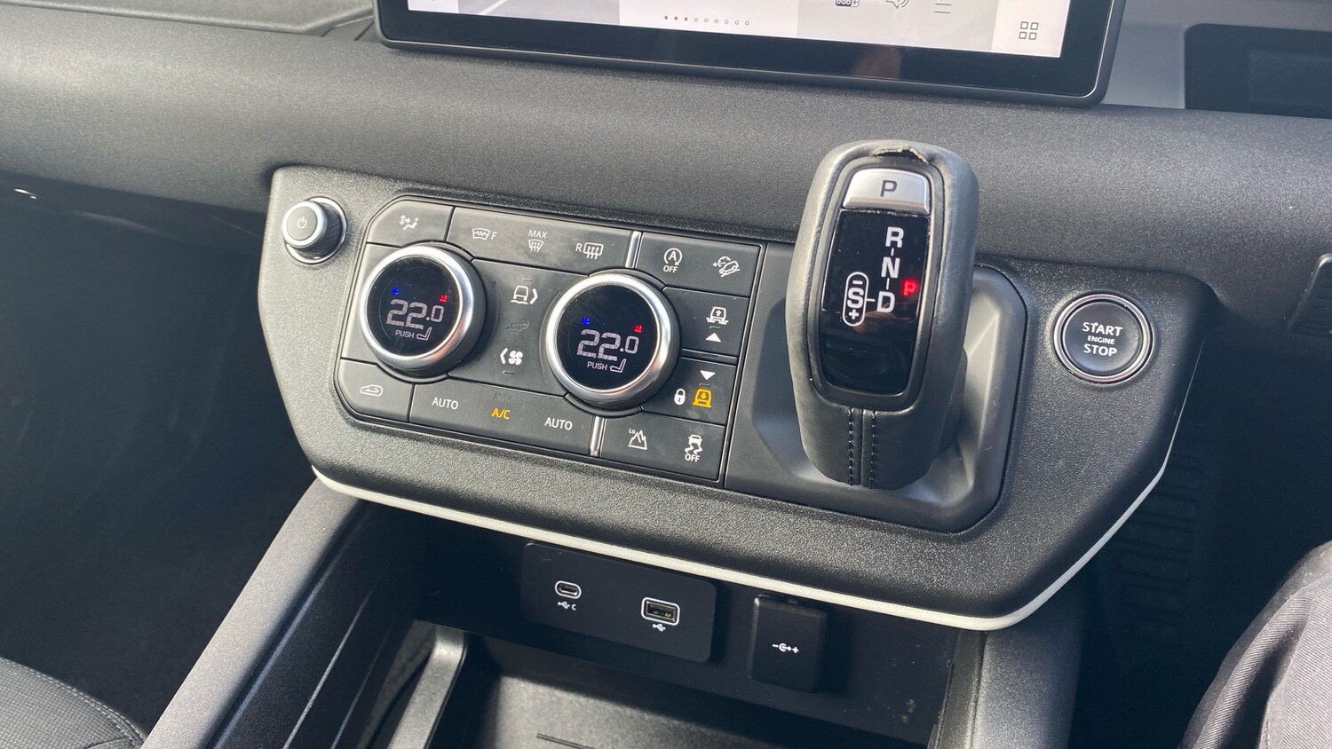Used Land Rover Defender 2022 for sale - 76363263: Photo 59